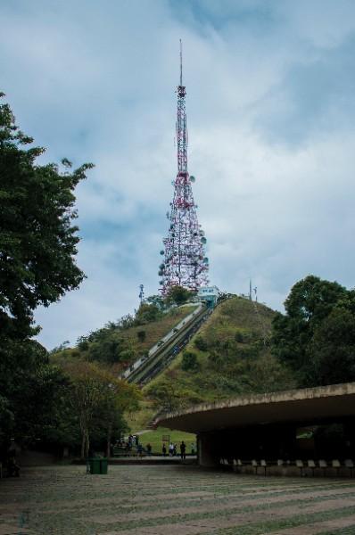 L'INSTALLATION D'UNE ANTENNE RELAI CONSTITUE-T-ELLE UNE EXTENSION DE L'URBANISATION ? 