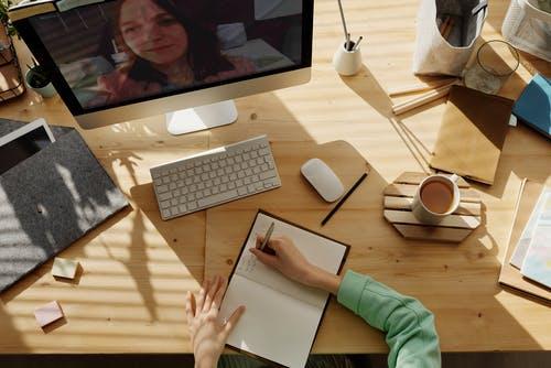 LA DÉCISION LIMITANT À DEUX JOURS HEBDOMADAIRES LA DURÉE DU TÉLÉTRAVAIL EST LÉGALE ?