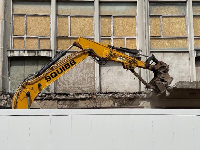 QUELLES CONDITIONS PERMETTENT DE LEVER LA SUSPENSION D'UN PERMIS DE CONSTRUIRE ?