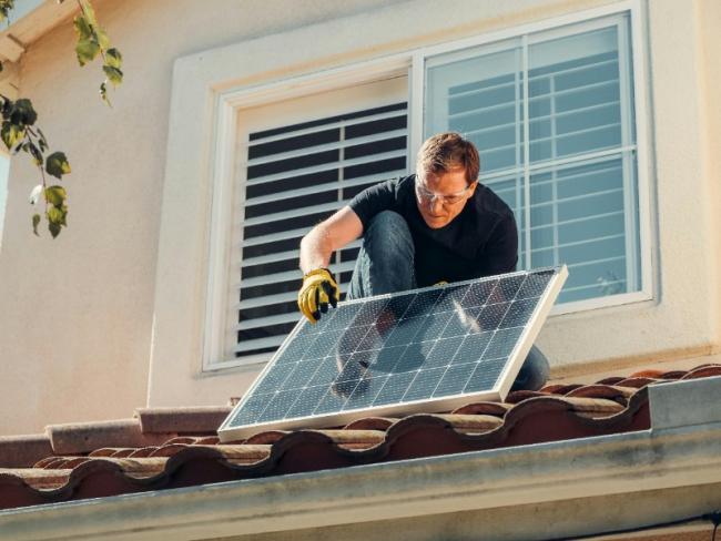 LES CONSTRUCTIONS AGRICOLE SOLAIRES PEUVENT-ELLES ÉCHAPPER AU RÉGIME SPÉCIFIQUE DES OUVRAGES PHOTOVOLTAÏQUES  ?