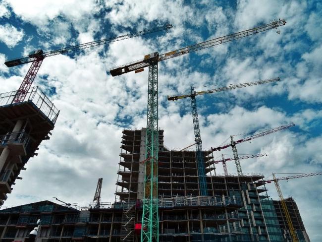 UNE CONSTRUCTION ILLÉGALE IMPOSE-T-ELLE TOUJOURS UNE RÉGULARISATION GLOBALE ?